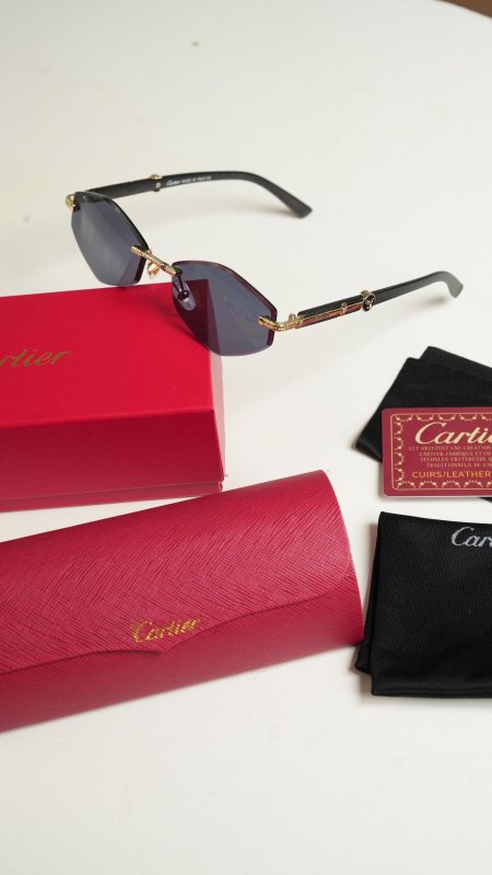 نظارة - Cartier / شامل علبة الشركة UNISEX